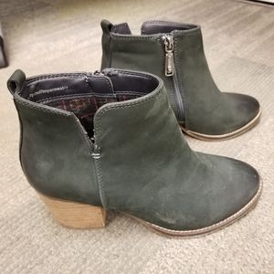 *MAKE OFFER***LIKE NEW Blondo Norma waterproof bootie sz…